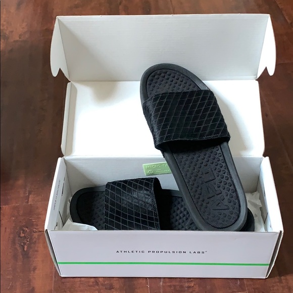 apl iconic calf hair slide